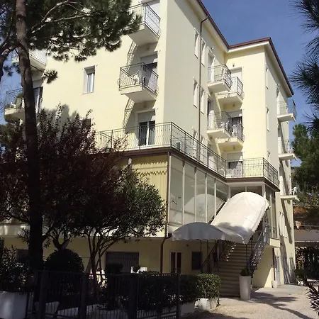 Hotel Augustus 3*