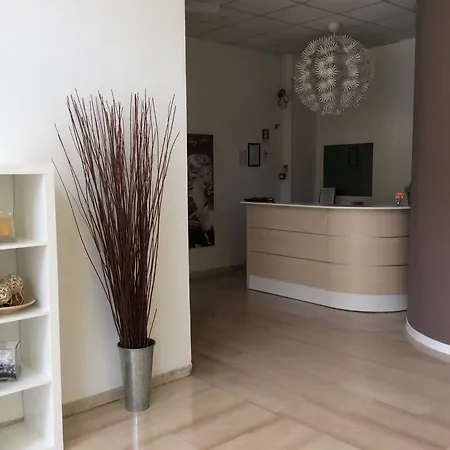 Augustus 米兰马瑞提那