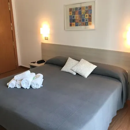 Augustus Hotel 3*