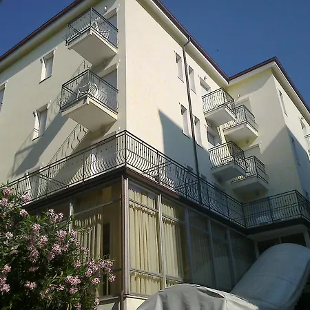 Hotel Augustus 3*