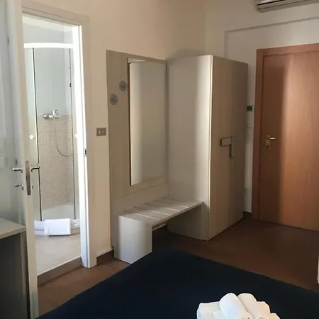 Augustus Hotel 3*