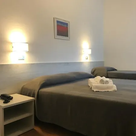 Augustus Hotel 3*