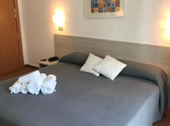 Augustus Hotel 3*